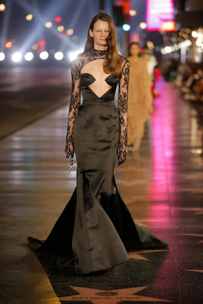 Look 11